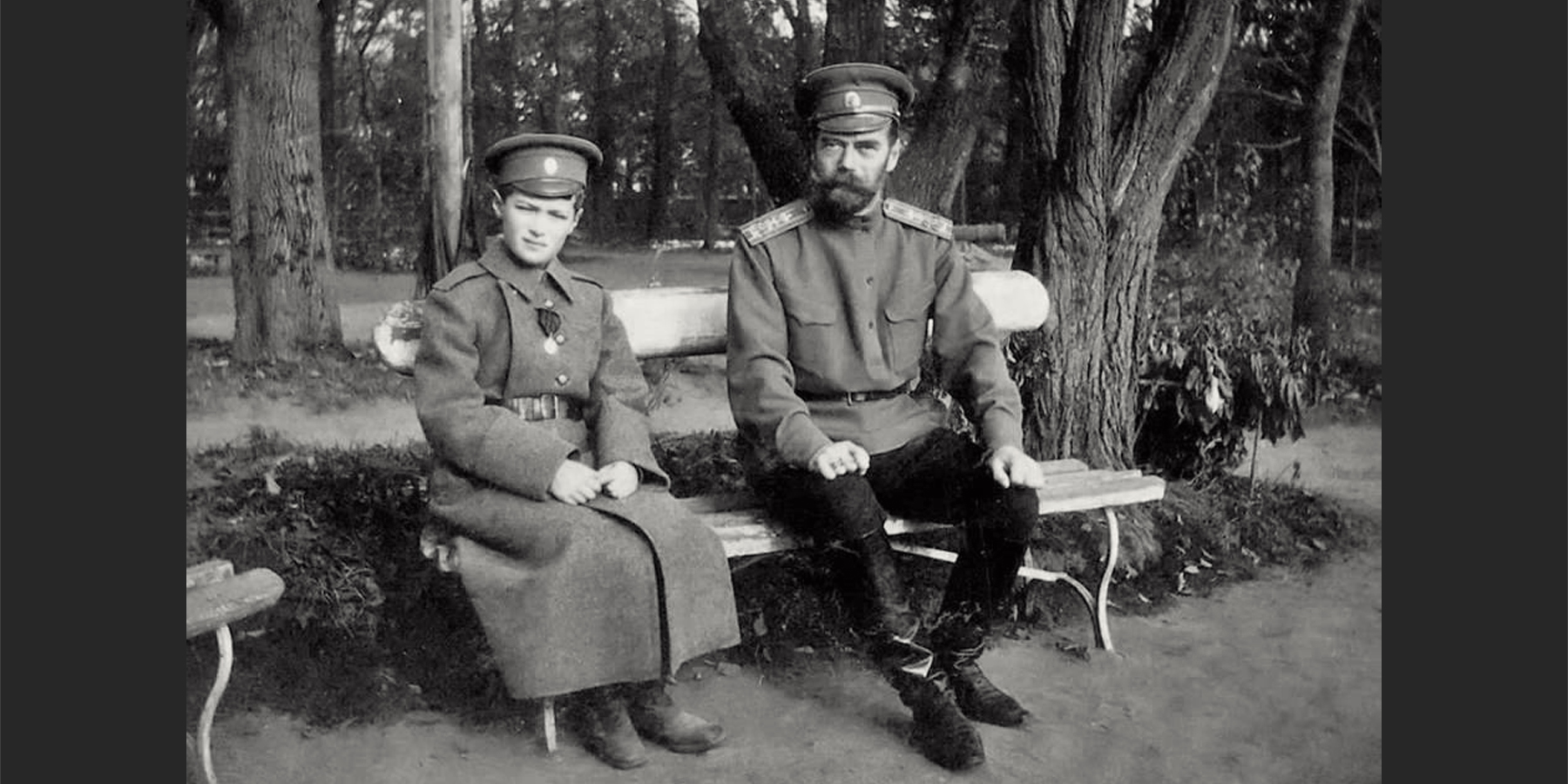 Отец императора сын. Император Николай 2. Николай 2 и Цесаревич Алексей. Цесаревич Алексей в Царском селе 1917. Николай 2 и Цесаревич Алексей на фронте.