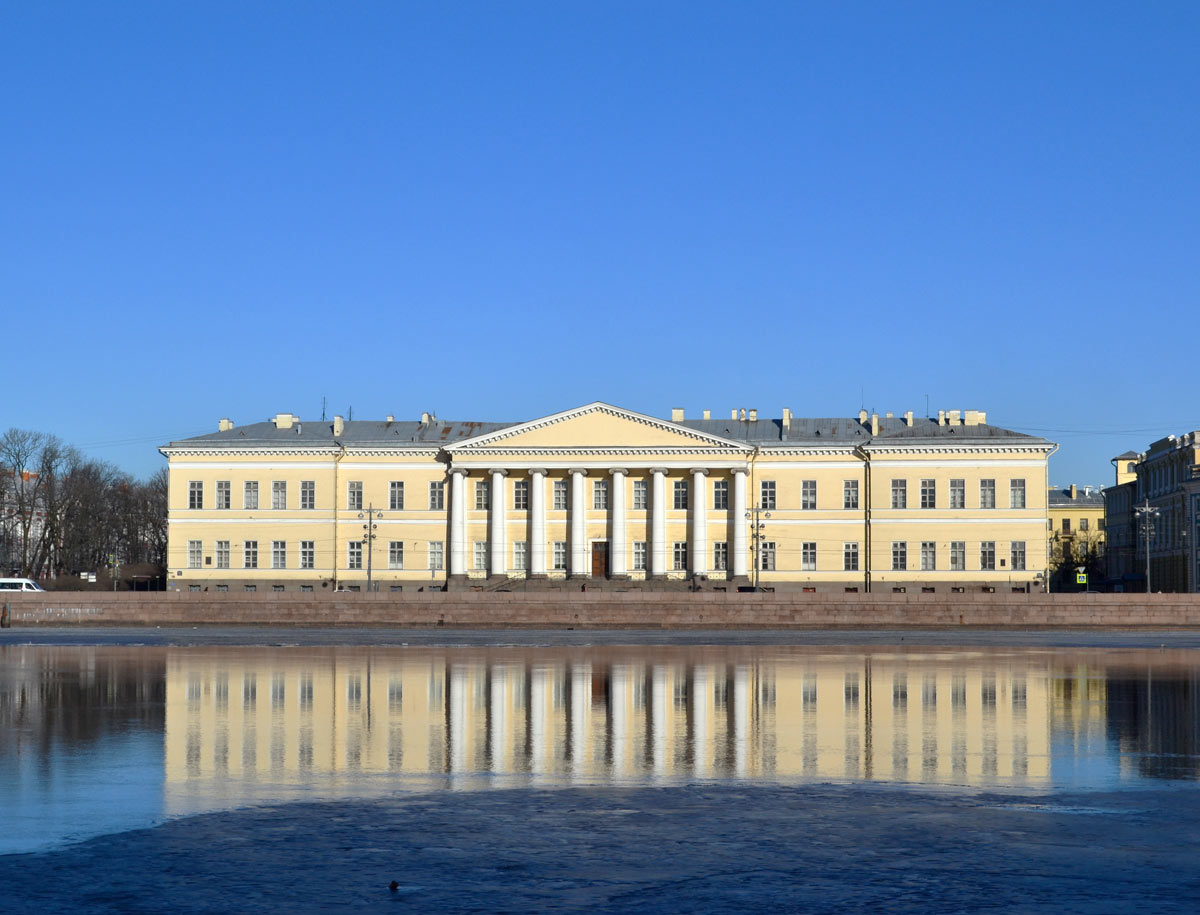 1724 г. Учреждена Российская Академия наук. - Храм Святых Царственных Страстотерпцев в Ясеневе