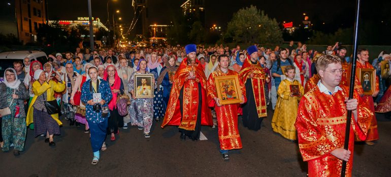 Крестный ход в столетие со дня мученической кончины Царской Семьи