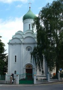 храм во имя святых царственных страстотерпцев