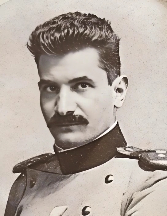 ДИПЛОМАТ, ПЛЮНУВШИЙ В ЛЕНИНA в 1918 году