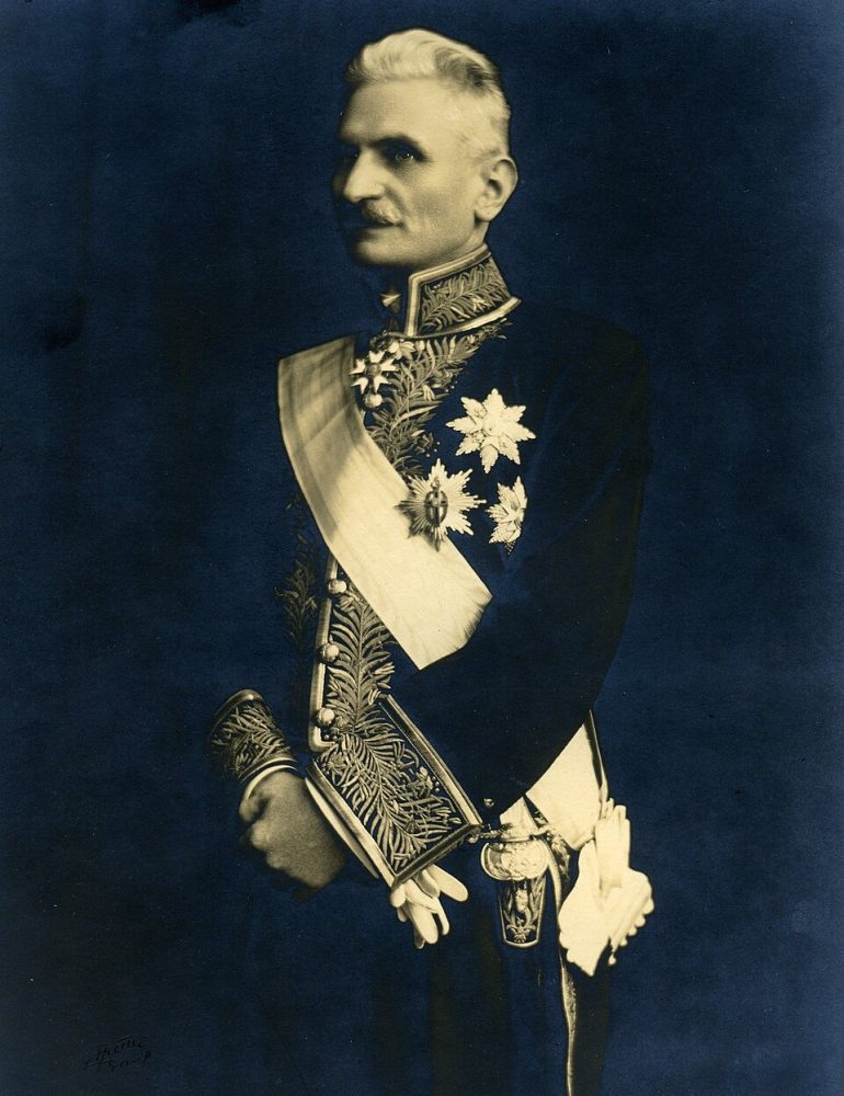 ДИПЛОМАТ, ПЛЮНУВШИЙ В ЛЕНИНA в 1918 году